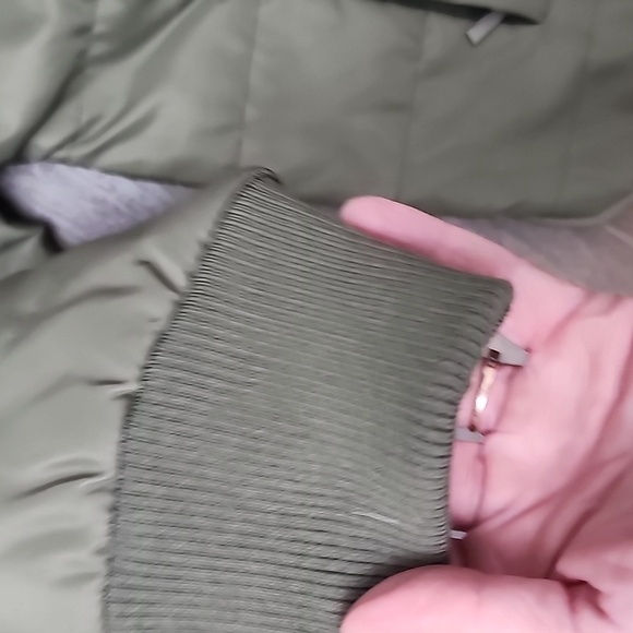 Frye Hunter Green Quilted Bomber Jacket, size Medium - Picture 3 of 9